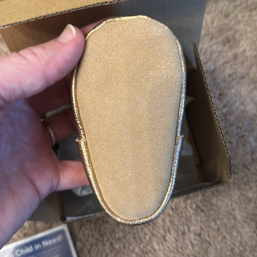 New in box Bird Rock Baby rose gold bow moccasins size 3 - Picture 6 of 8